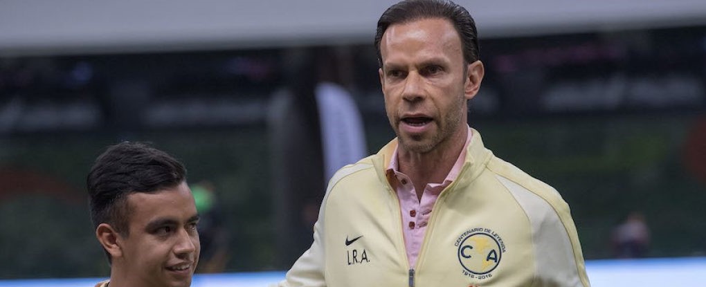 Zague molesto con Miguel Herrera. ¿Tiene razón?