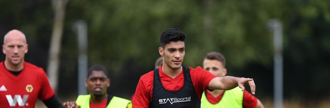 El golazo de Raúl Jiménez en el entrenamiento del Wolves