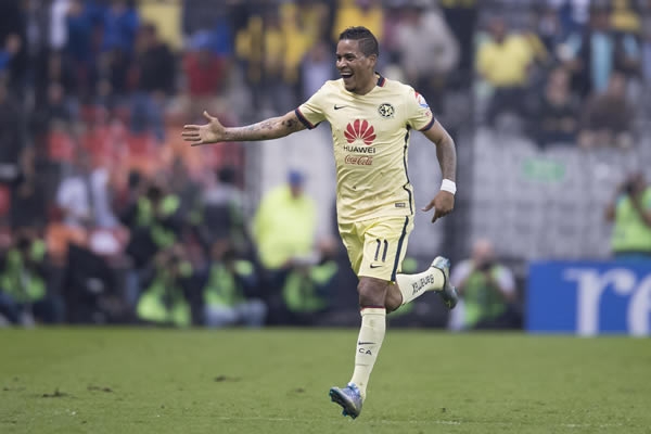 Michael Arroyo suspendido por un año del futbol