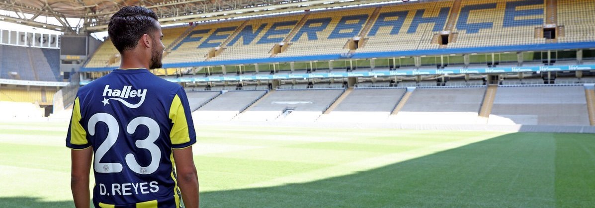 Fenerbahce ofreció un intercambio para llevarse a Diego Lainez