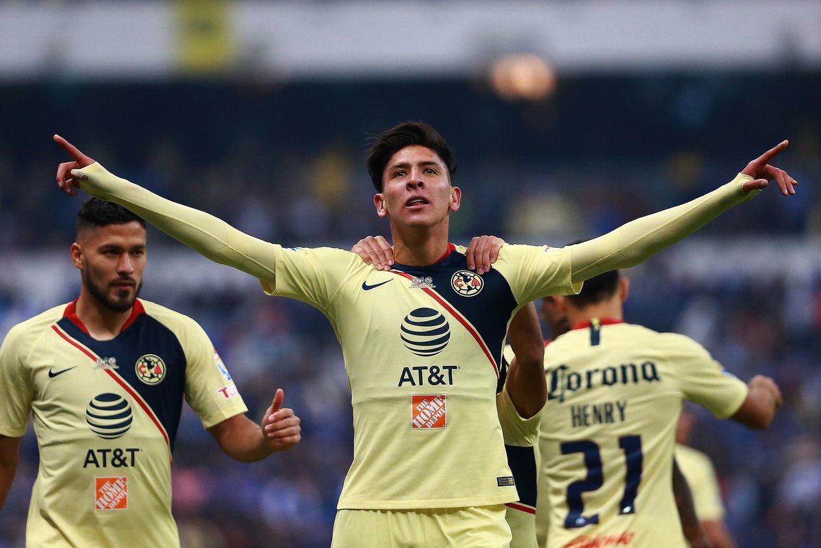 ¿Edson Álvarez se uniría a Raúl Jiménez en Inglaterra?