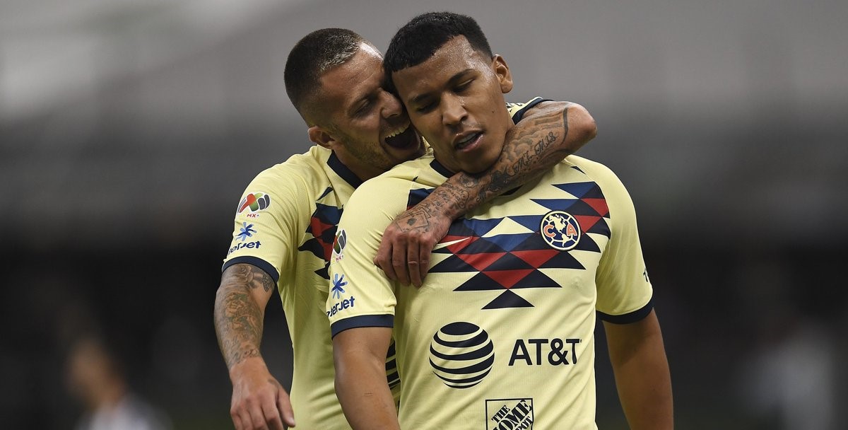 Un equipo de la Premier League busca a Roger Martínez