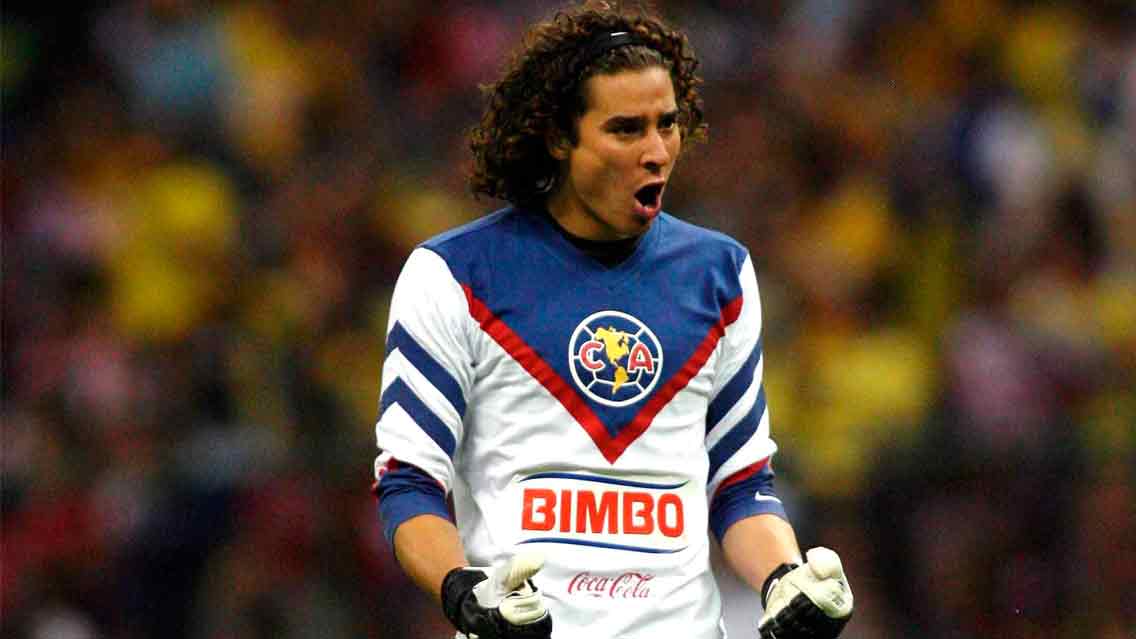 Guillermo Ochoa llegará hoy a México