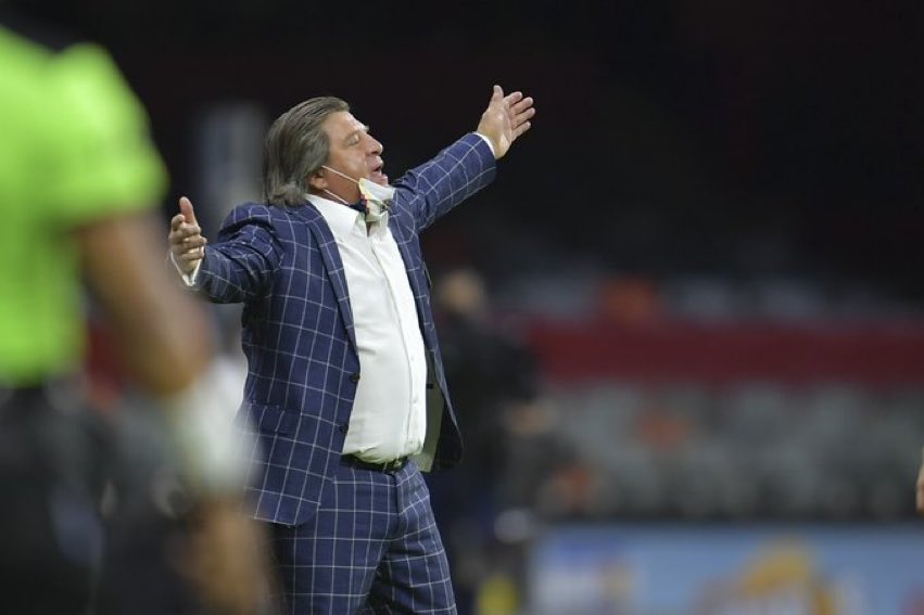 «No tengo que darle gusto a Reinoso, él quedó atrás de mí»: Miguel Herrera