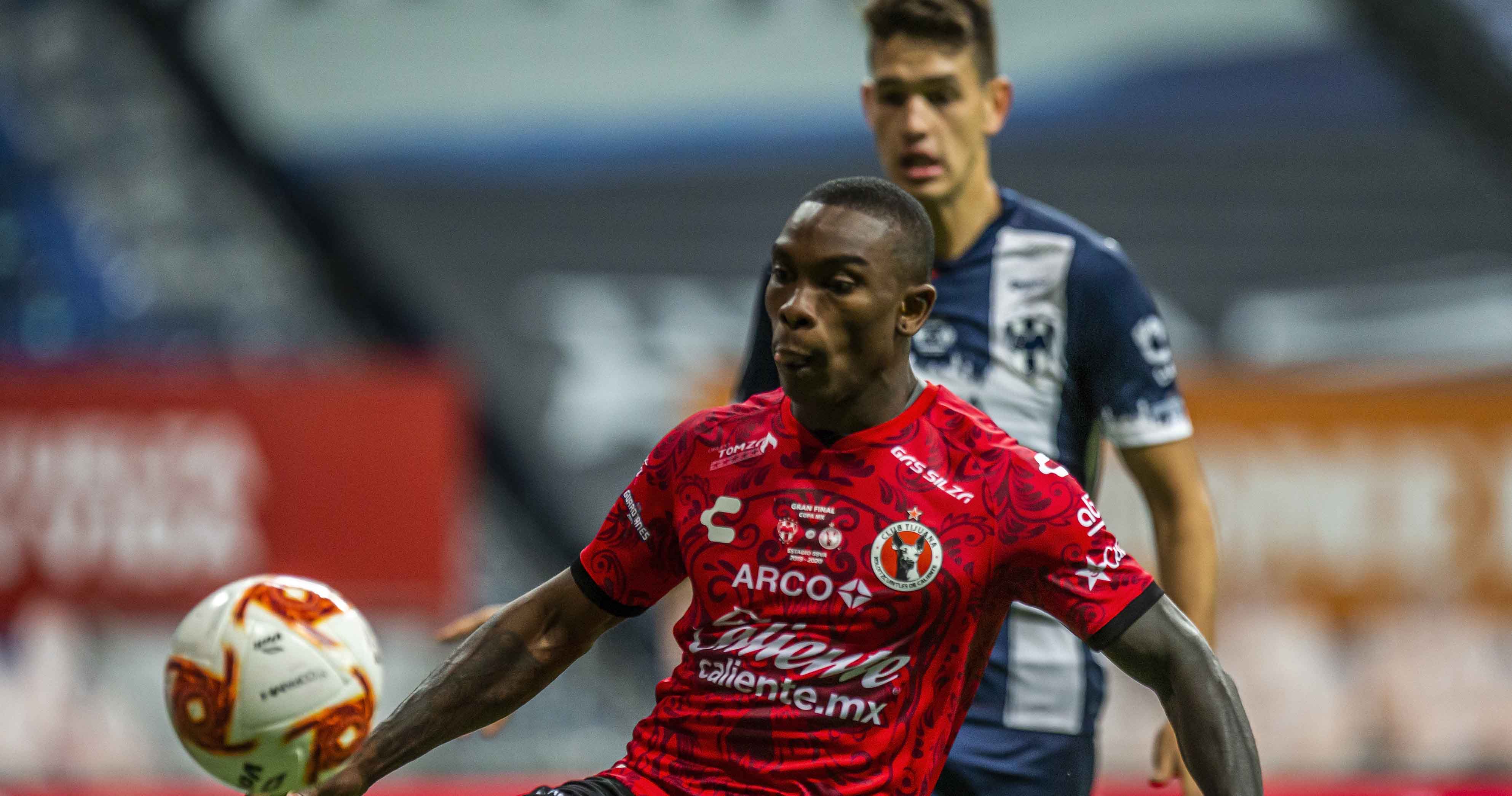 América reactiva interés por Fabián Castillo