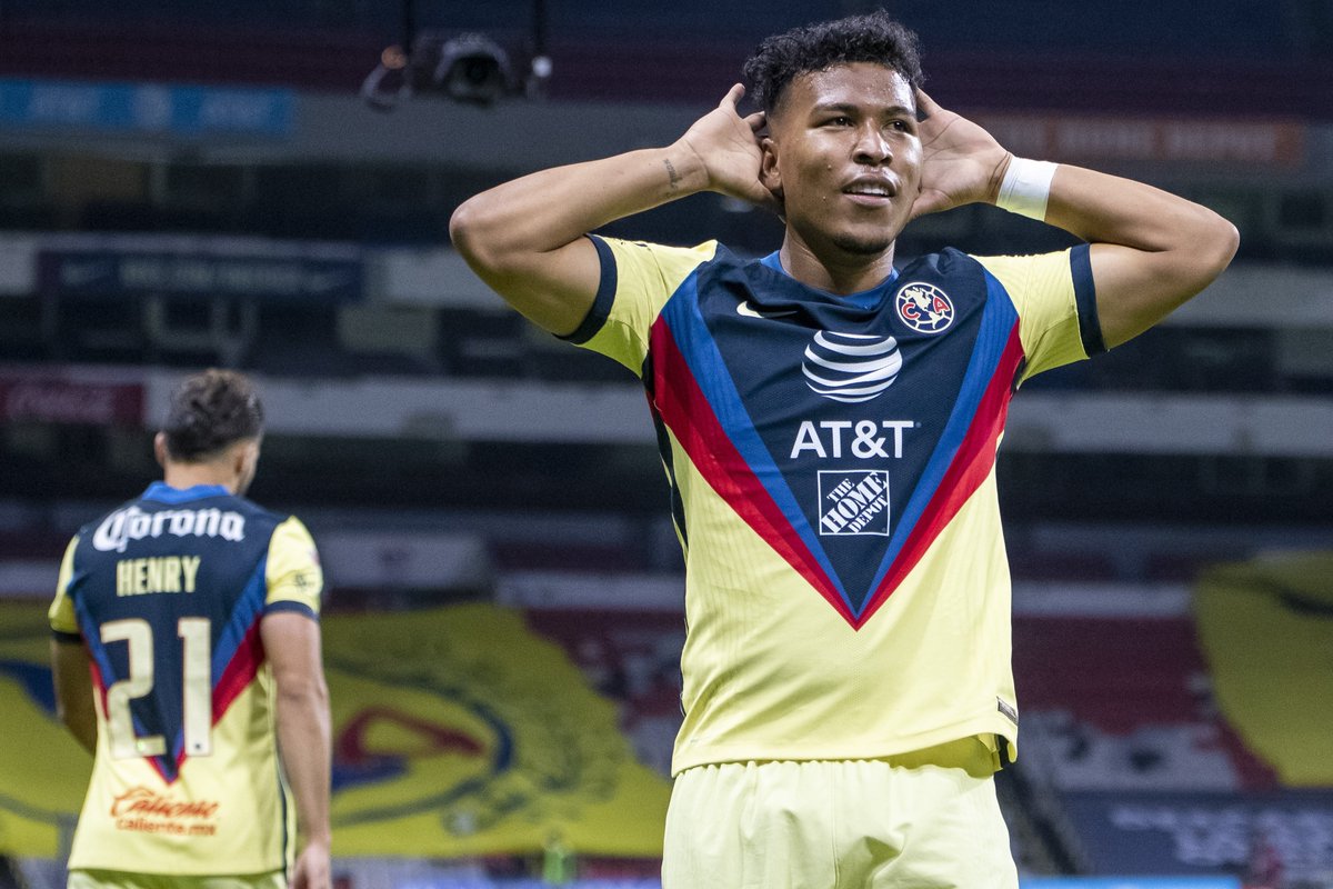 «Jamás dije que me quería ir. Estoy contento aquí»: Roger Martínez