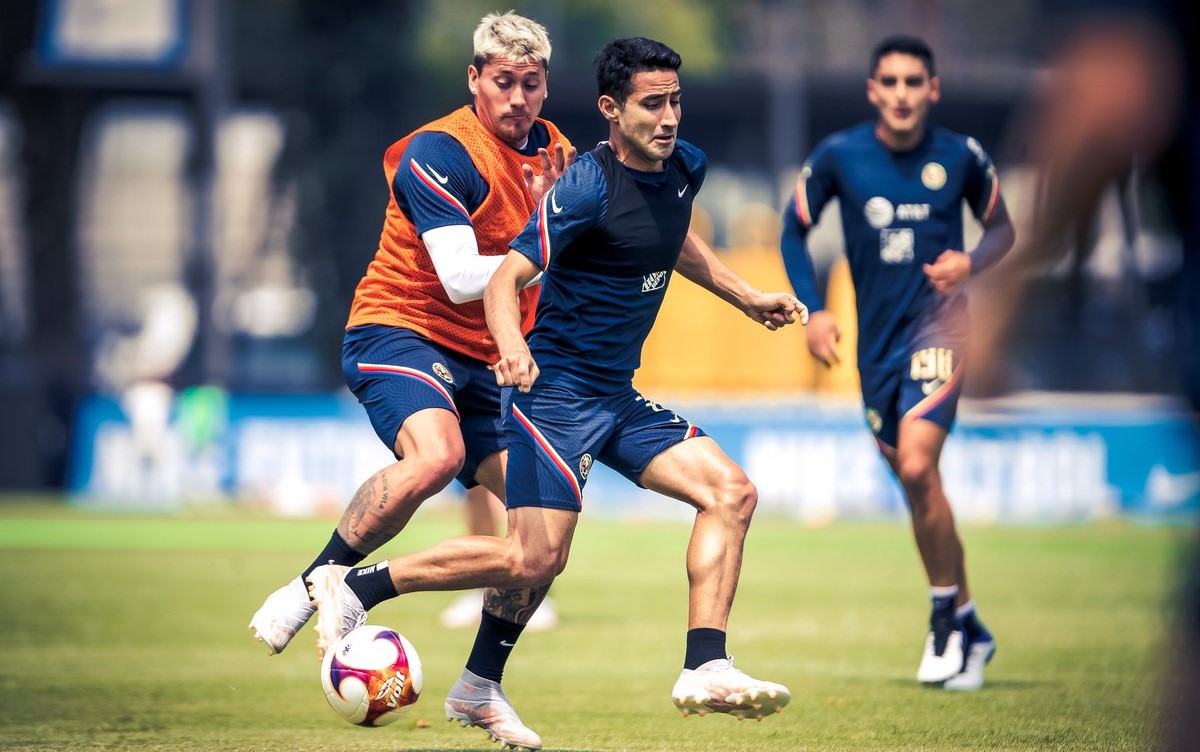 Nicolás Castillo ya entrena al parejo del equipo