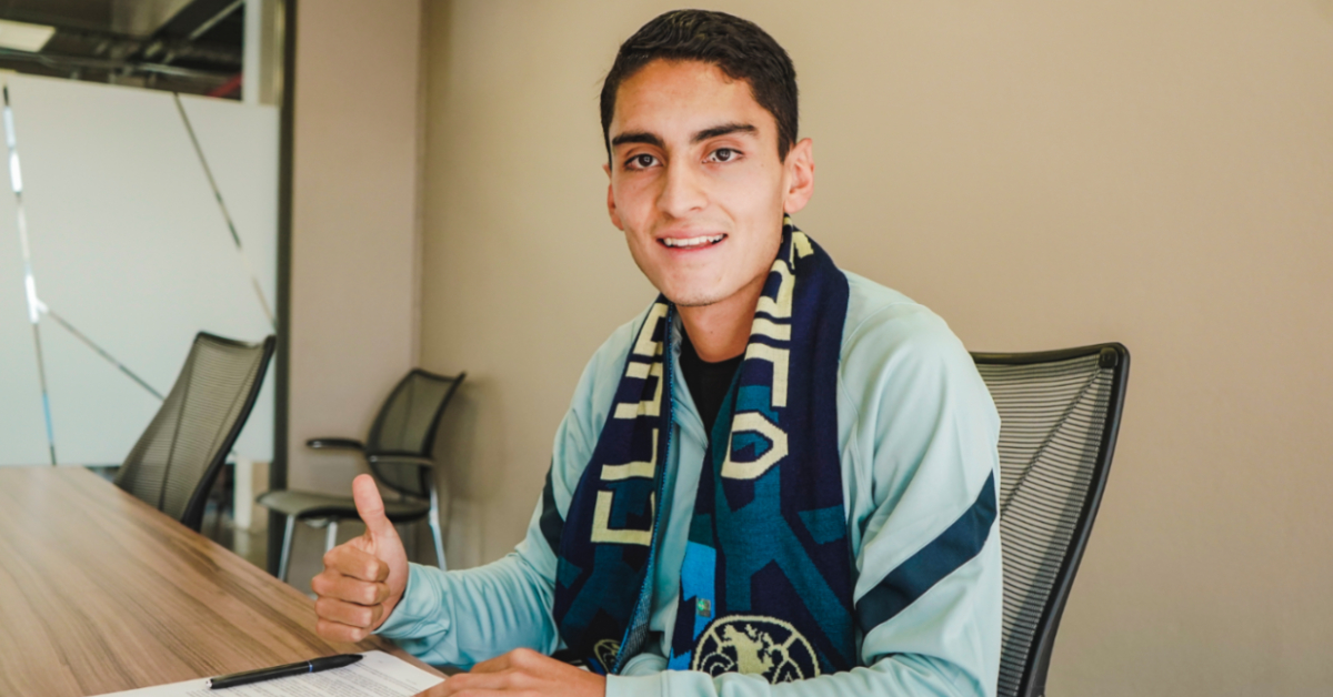 Santiago Naveda renueva contrato con América