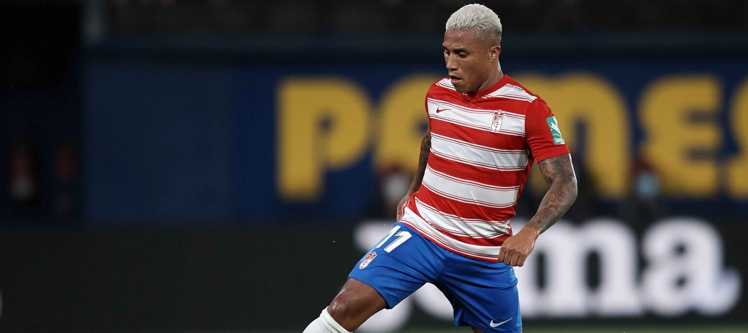América mandó oferta por Darwin Machís