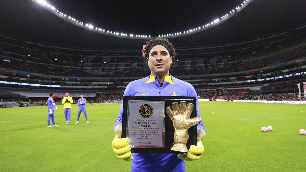América le otorgó un reconocimiento a Guillermo Ochoa
