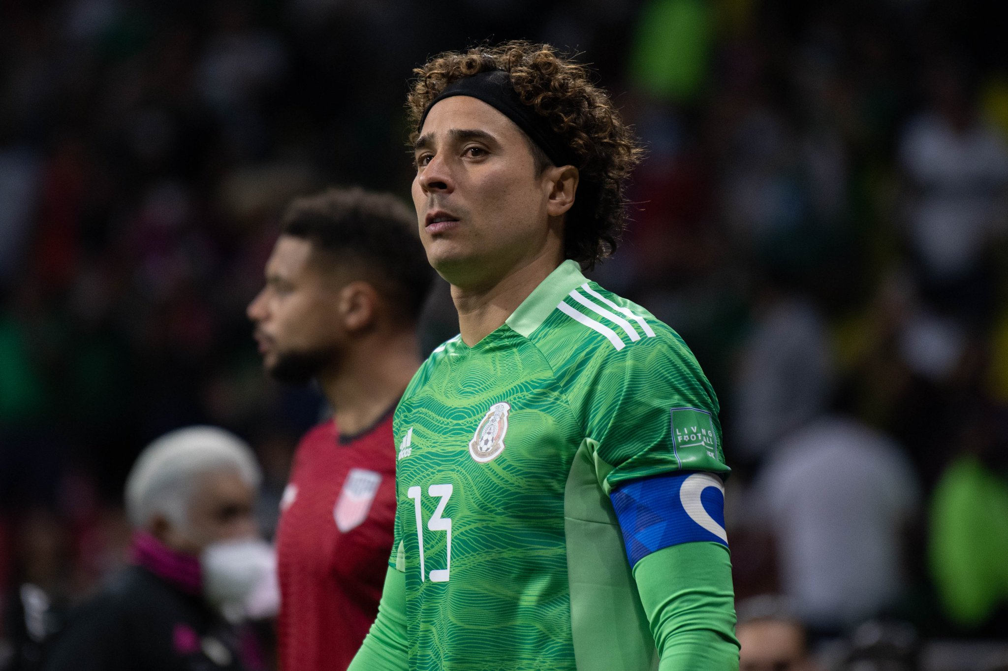 «Memo Ochoa es el mejor portero de México»: Jugador de Chivas genera polémica