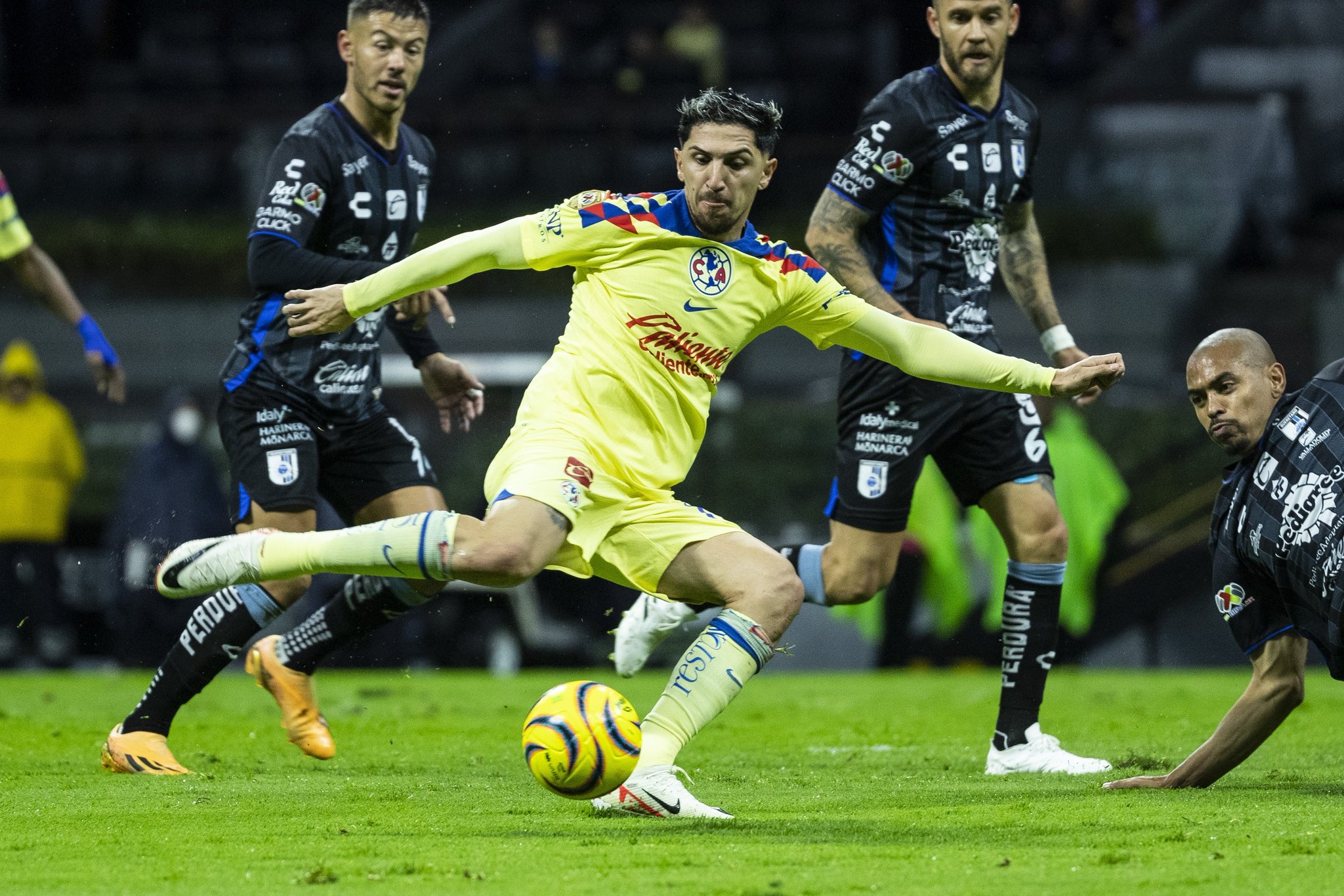 Los descartados del América para enfrentar a Querétaro